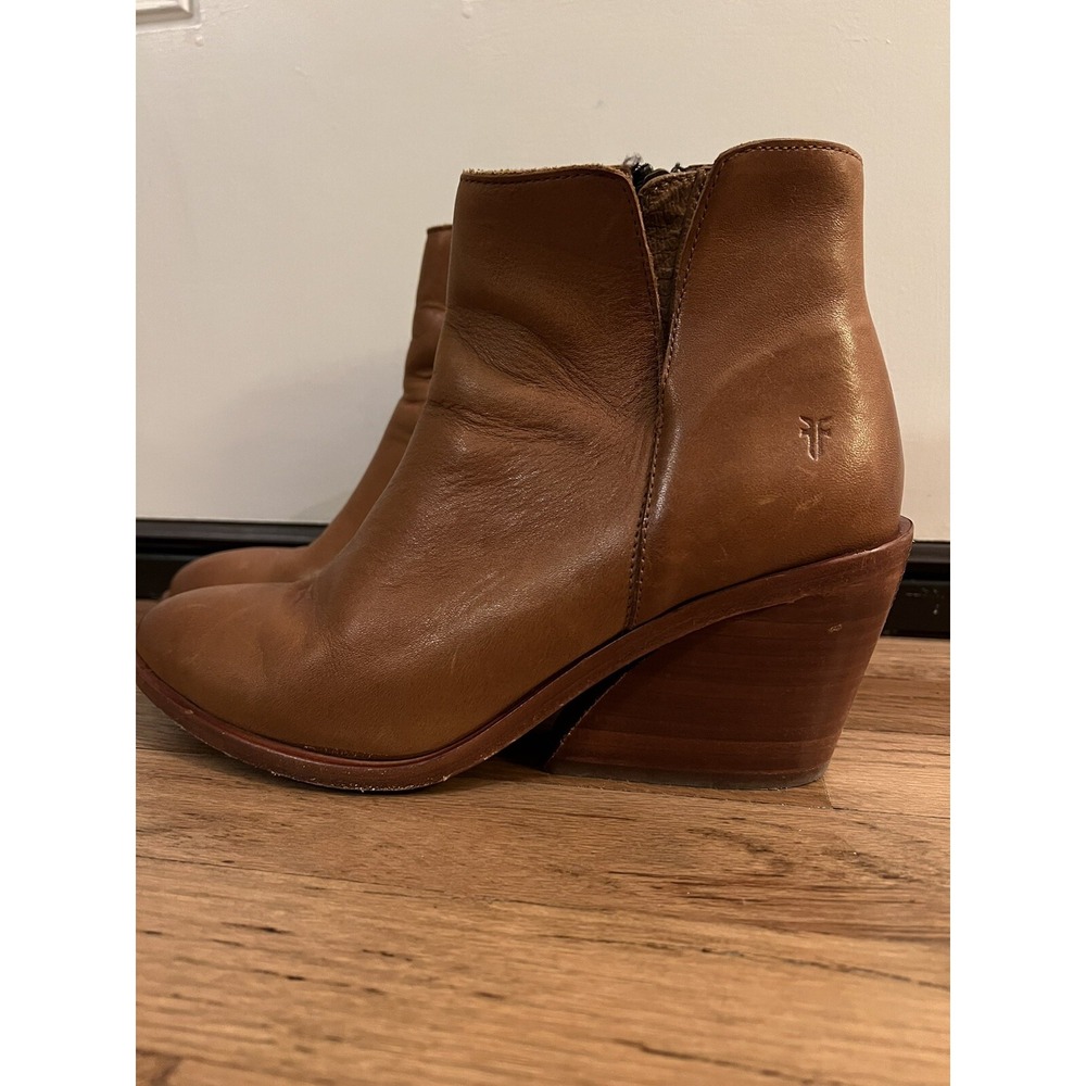 SOLD Frye Selena Boots